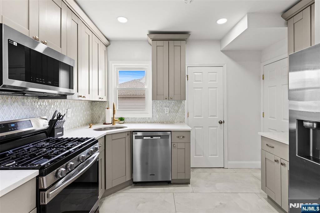83 South Prospect Avenue Hackensack, NJ 07601 - Photo 13 of 37