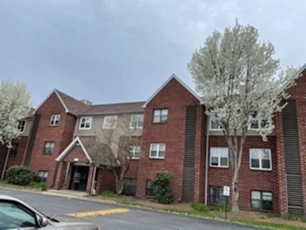$2,300 | 10 Longworth Avenue, Unit 24, Brockton, MA 02301
