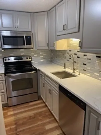 $2,300 | 10 Longworth Avenue, Unit 24, Brockton, MA 02301