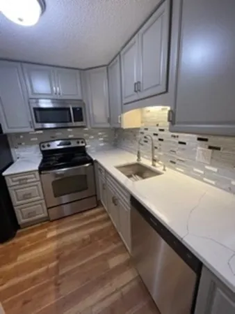 $2,300 | 10 Longworth Avenue, Unit 24, Brockton, MA 02301