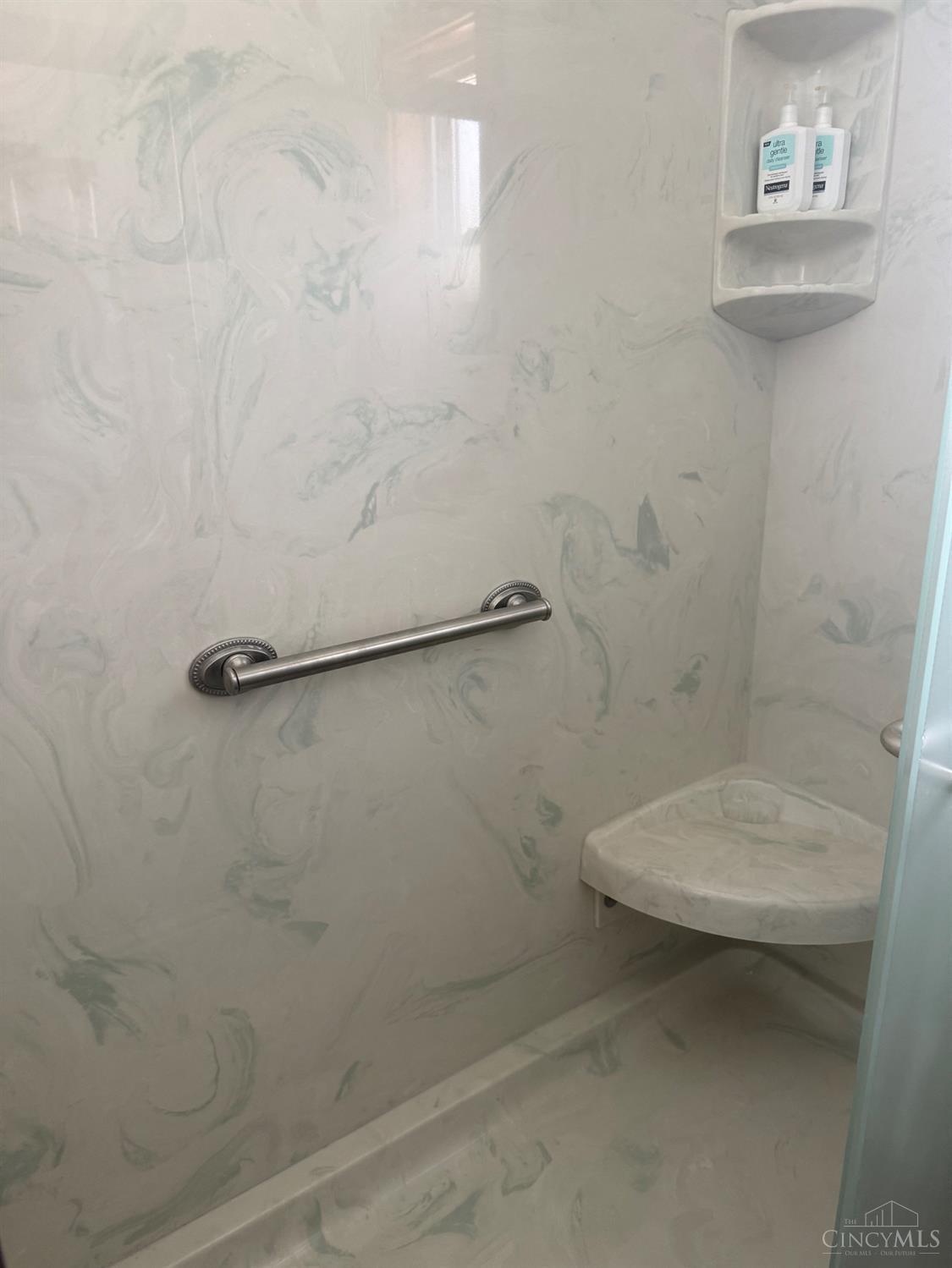 7560 Pippin Road Cincinnati, OH 45239 - Photo 16 of 32 Gallery Image 16