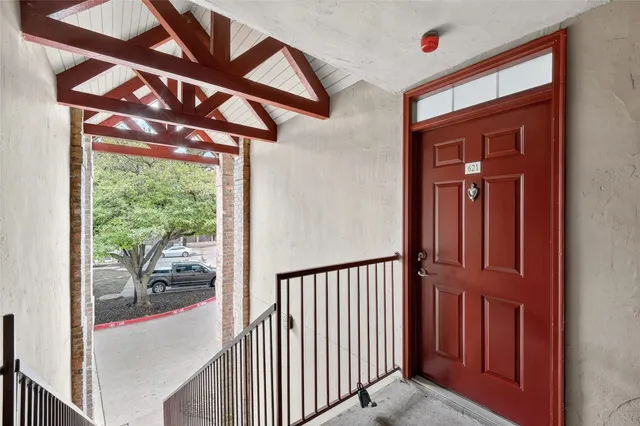 $1,195 | 6804 North Capital Of Texas Highway, Unit 621, Austin, TX 78731