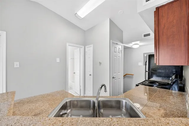 $1,195 | 6804 North Capital Of Texas Highway, Unit 621, Austin, TX 78731