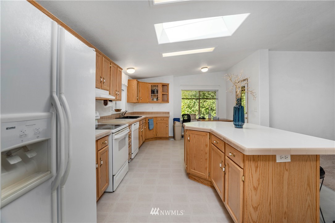 16520 Reichel Road Southeast Rainier, WA 98576 - Photo 11 of 40 Gallery Image 11