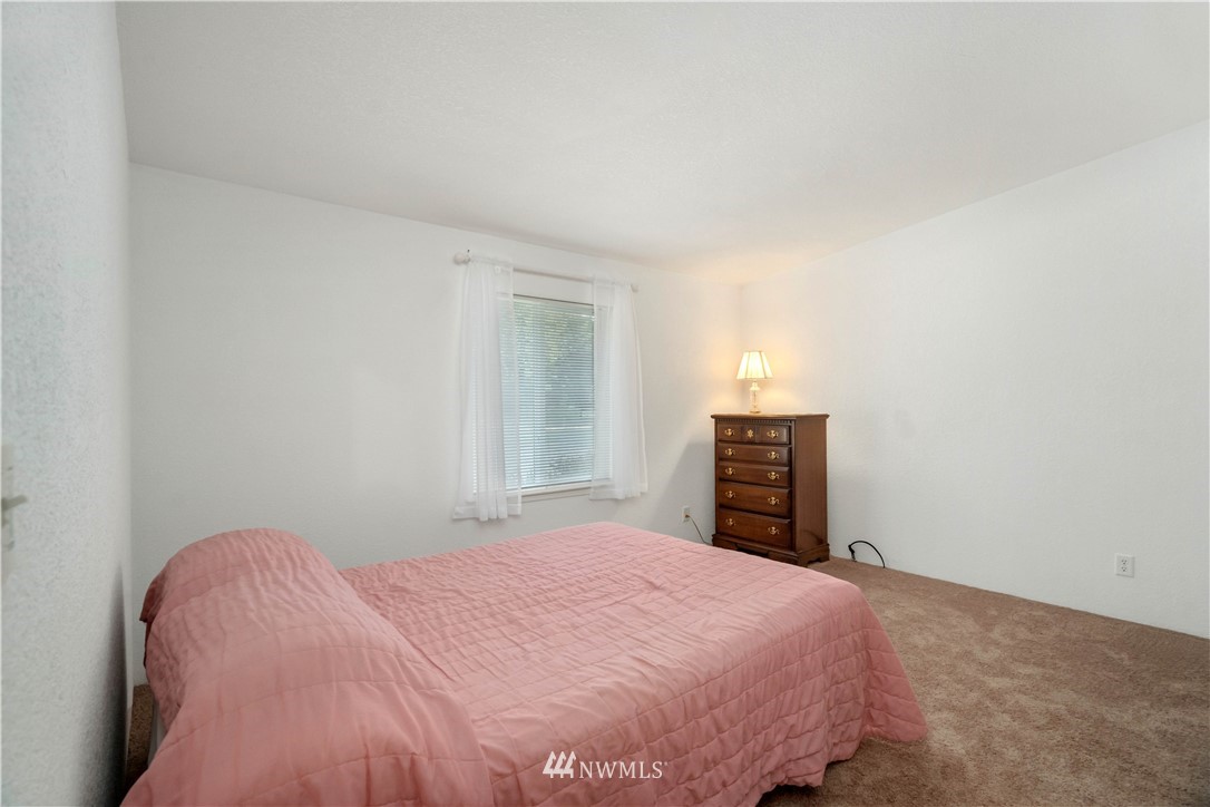 16520 Reichel Road Southeast Rainier, WA 98576 - Photo 14 of 40 Gallery Image 14