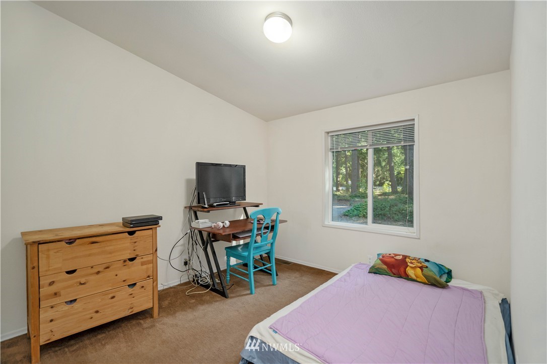 16520 Reichel Road Southeast Rainier, WA 98576 - Photo 31 of 40 Gallery Image 31