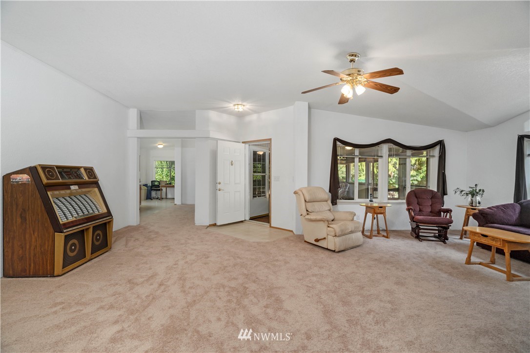 16520 Reichel Road Southeast Rainier, WA 98576 - Photo 6 of 40 Gallery Image 6