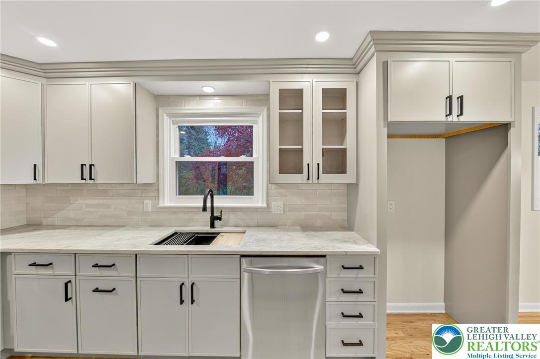 1285 Stafore Drive Bethlehem, PA 18017 - Photo 13 of 56