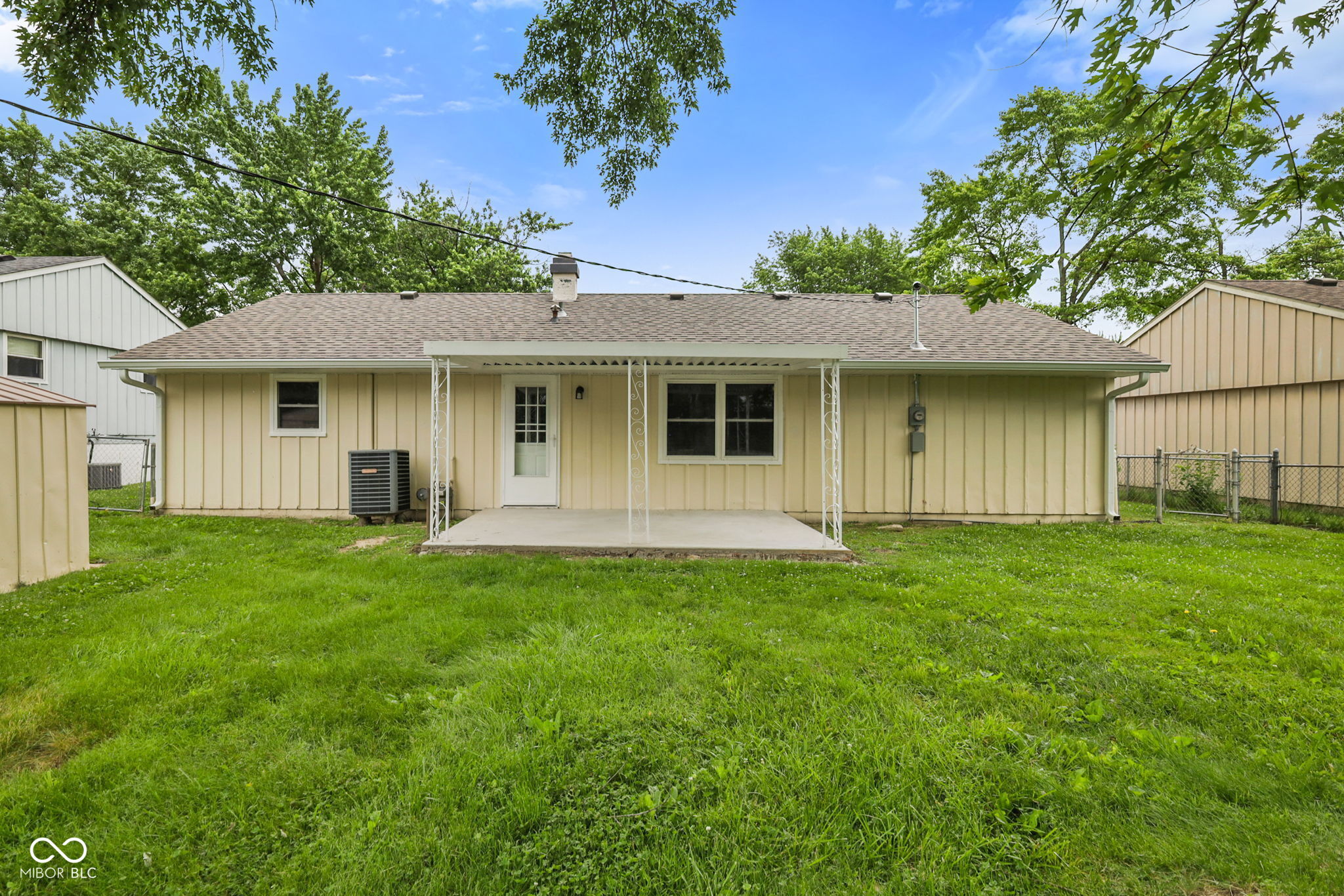 1317 Bramble Way Anderson, IN 46011 - Photo 5 of 31