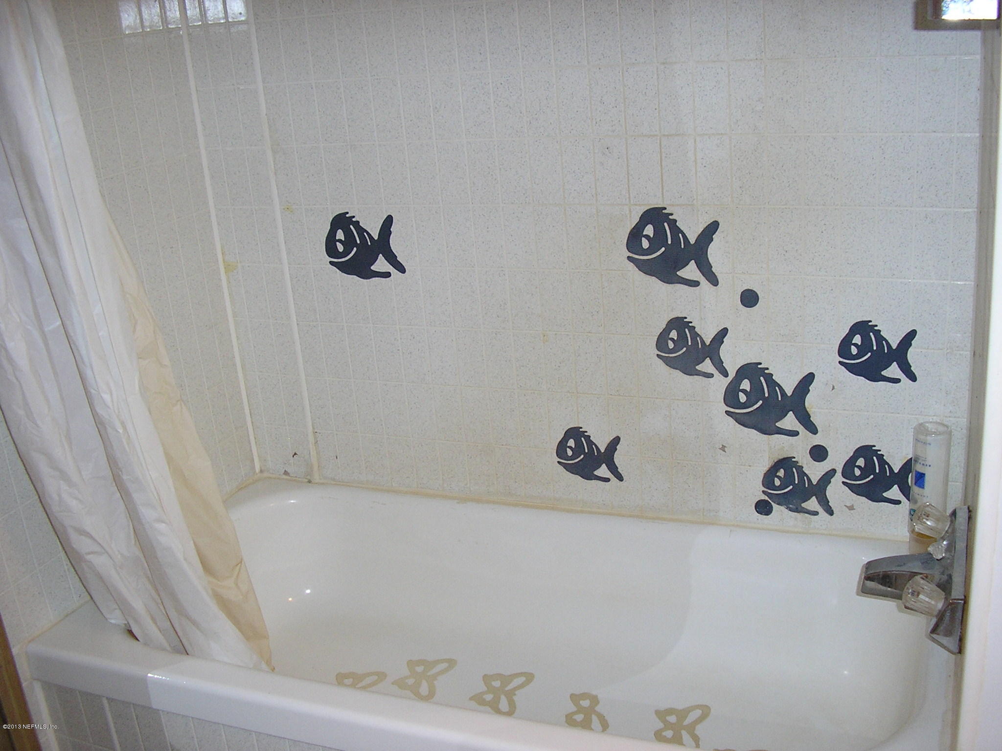 145 Rabbit Track Road Satsuma, FL 32189 - Photo 9 of 15 BATHTUB