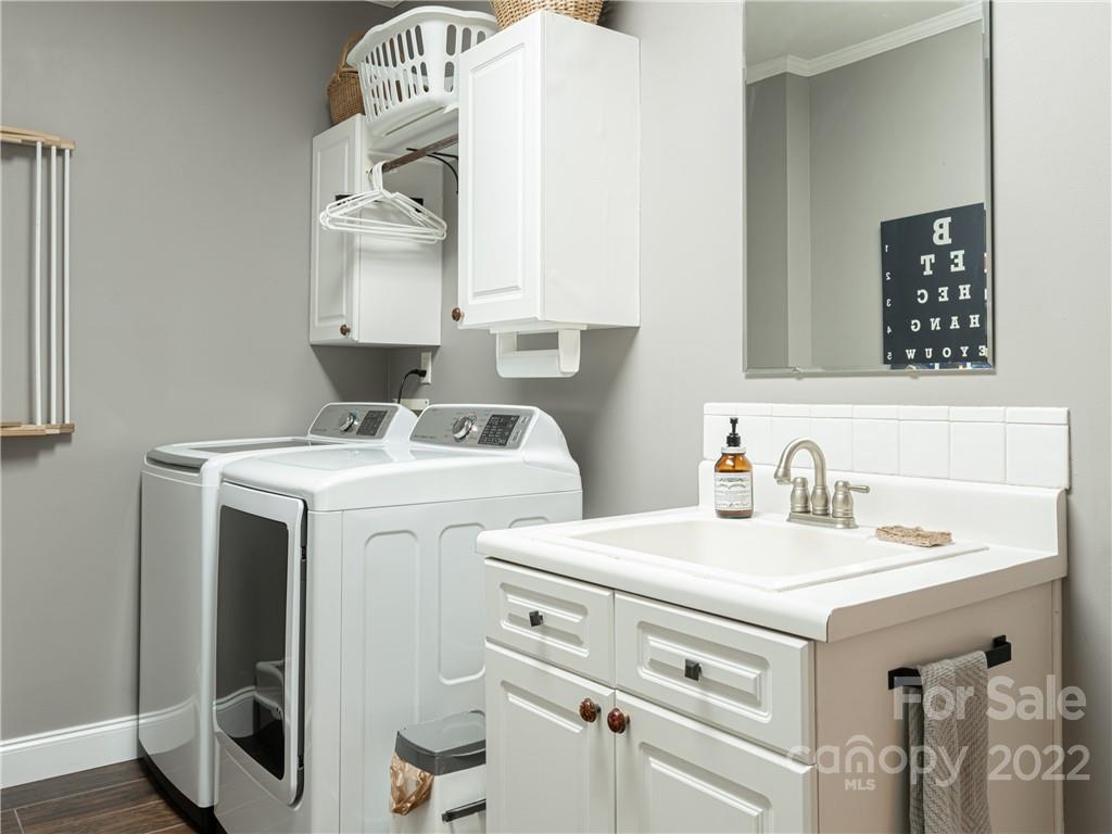 2122 North Rugby Road Hendersonville, NC 28791 - Photo 23 of 47 Gallery Image 23