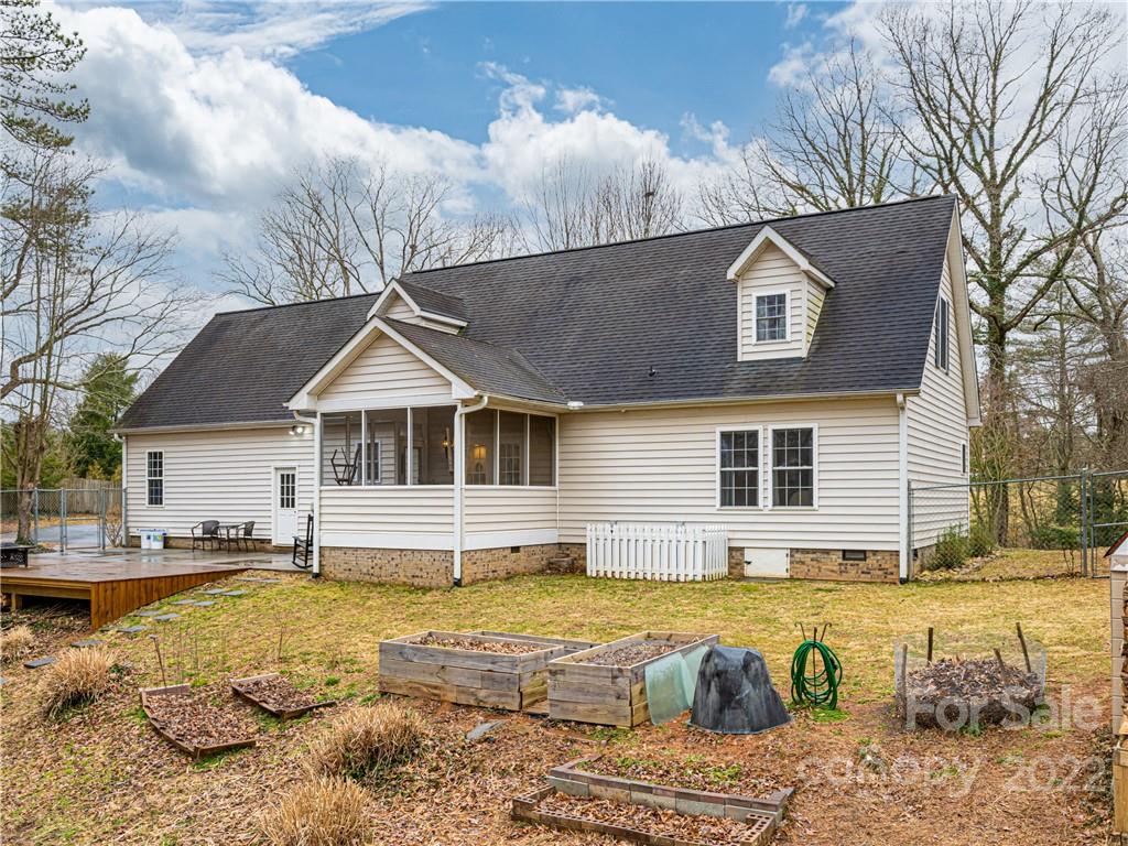 2122 North Rugby Road Hendersonville, NC 28791 - Photo 41 of 47 Gallery Image 41