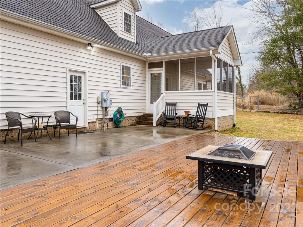 2122 North Rugby Road Hendersonville, NC 28791 - Photo 45 of 47 Gallery Image 45
