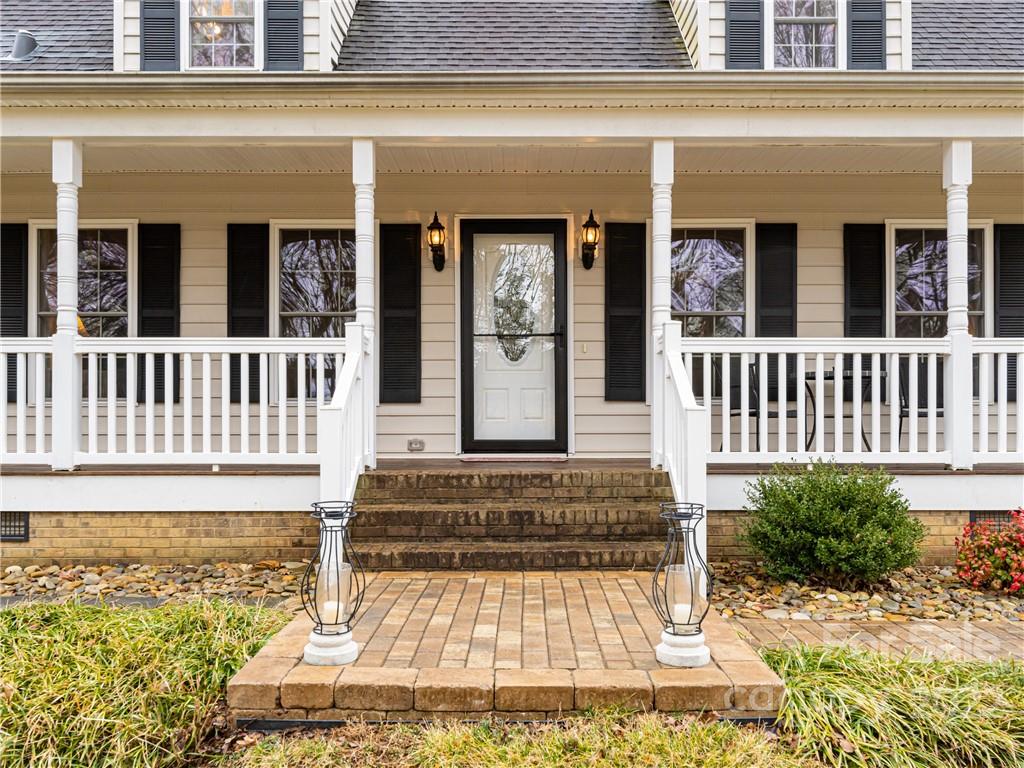 2122 North Rugby Road Hendersonville, NC 28791 - Photo 6 of 47 Gallery Image 6