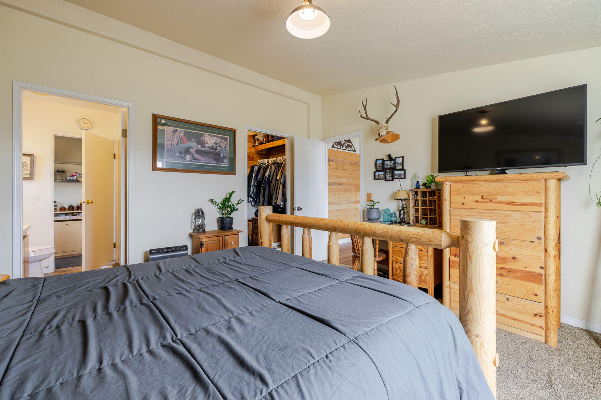 21070 Robin Avenue Bend, OR 97703 - Photo 23 of 62 18-web-or-mls-21070 Robin Avenue Interio