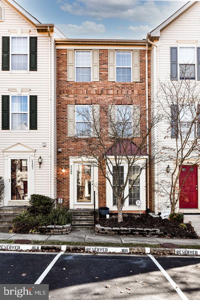 4289 Wheeled Caisson Square Fairfax, VA 22033 - Photo 2 of 26