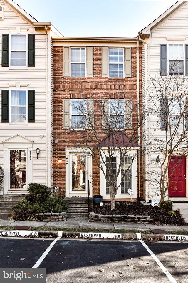 4289 Wheeled Caisson Square Fairfax, VA 22033 - Photo 3 of 26