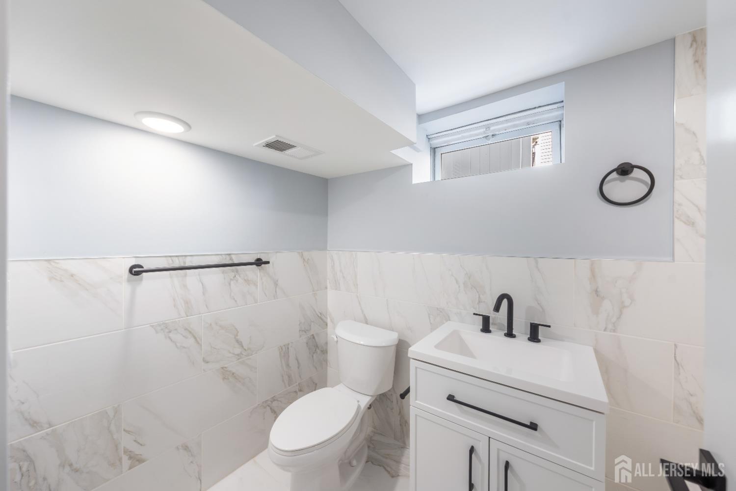 68 Longfellow Drive Colonia, NJ 07067 - Photo 26 of 30