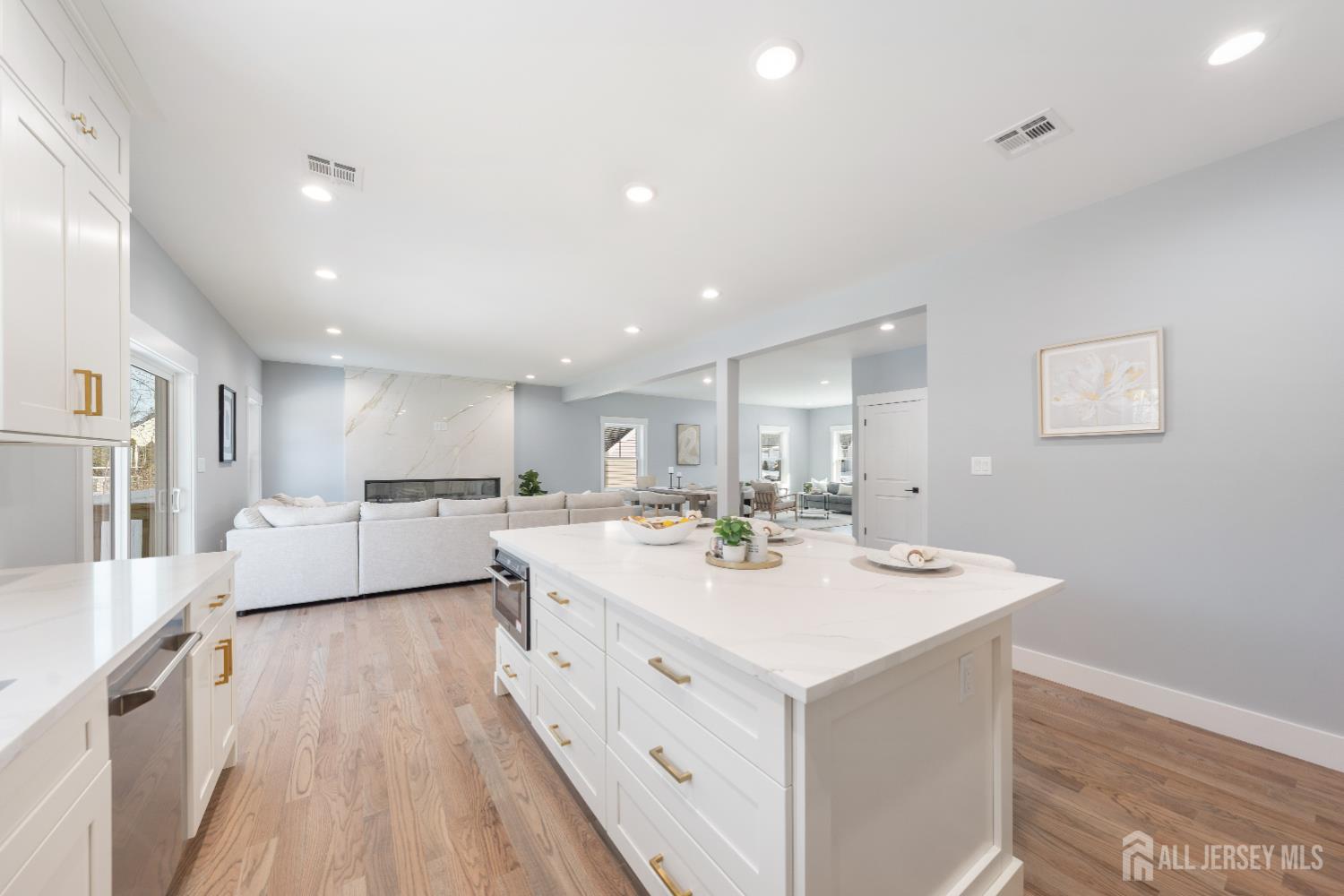 68 Longfellow Drive Colonia, NJ 07067 - Photo 7 of 30