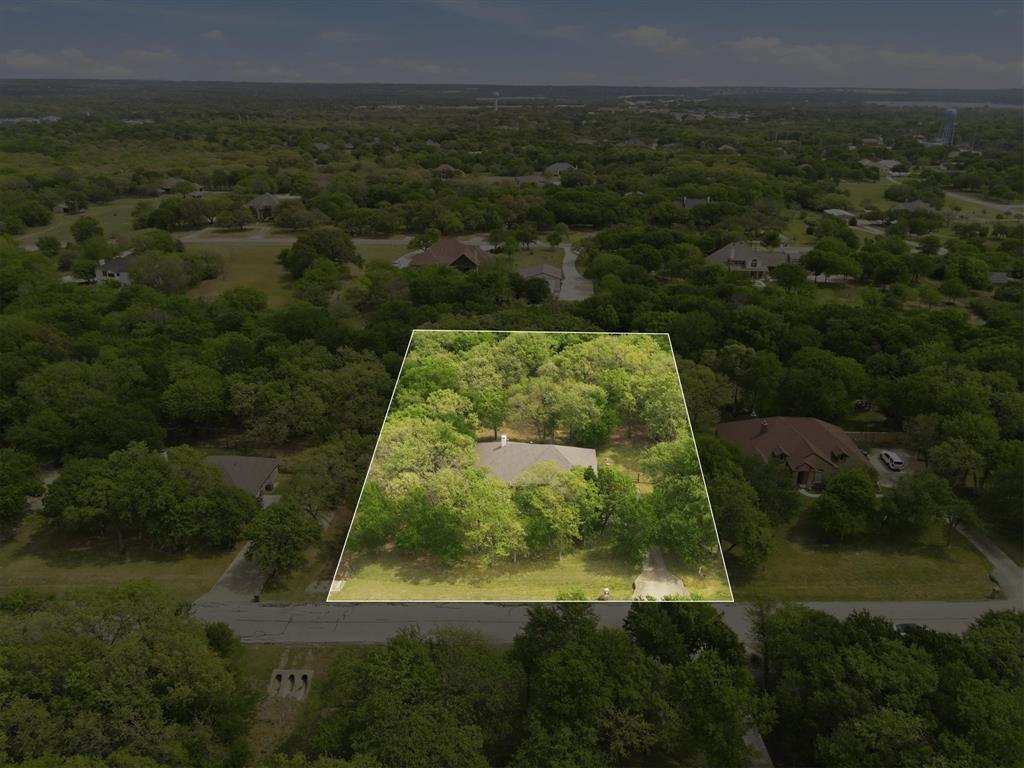 5992 Red Bud Road Fort Worth, TX 76135 - Photo 3 of 40 a view of a yard