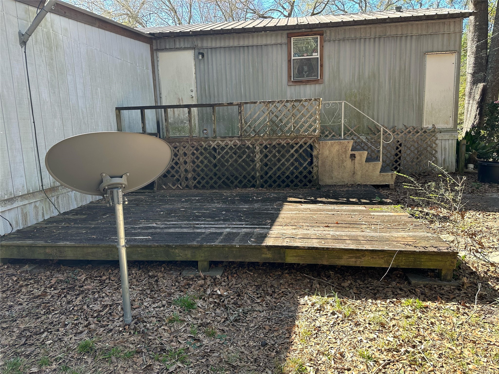 13878 Coaltown Road Willis, TX 77378 - Photo 2 of 17 Back porch