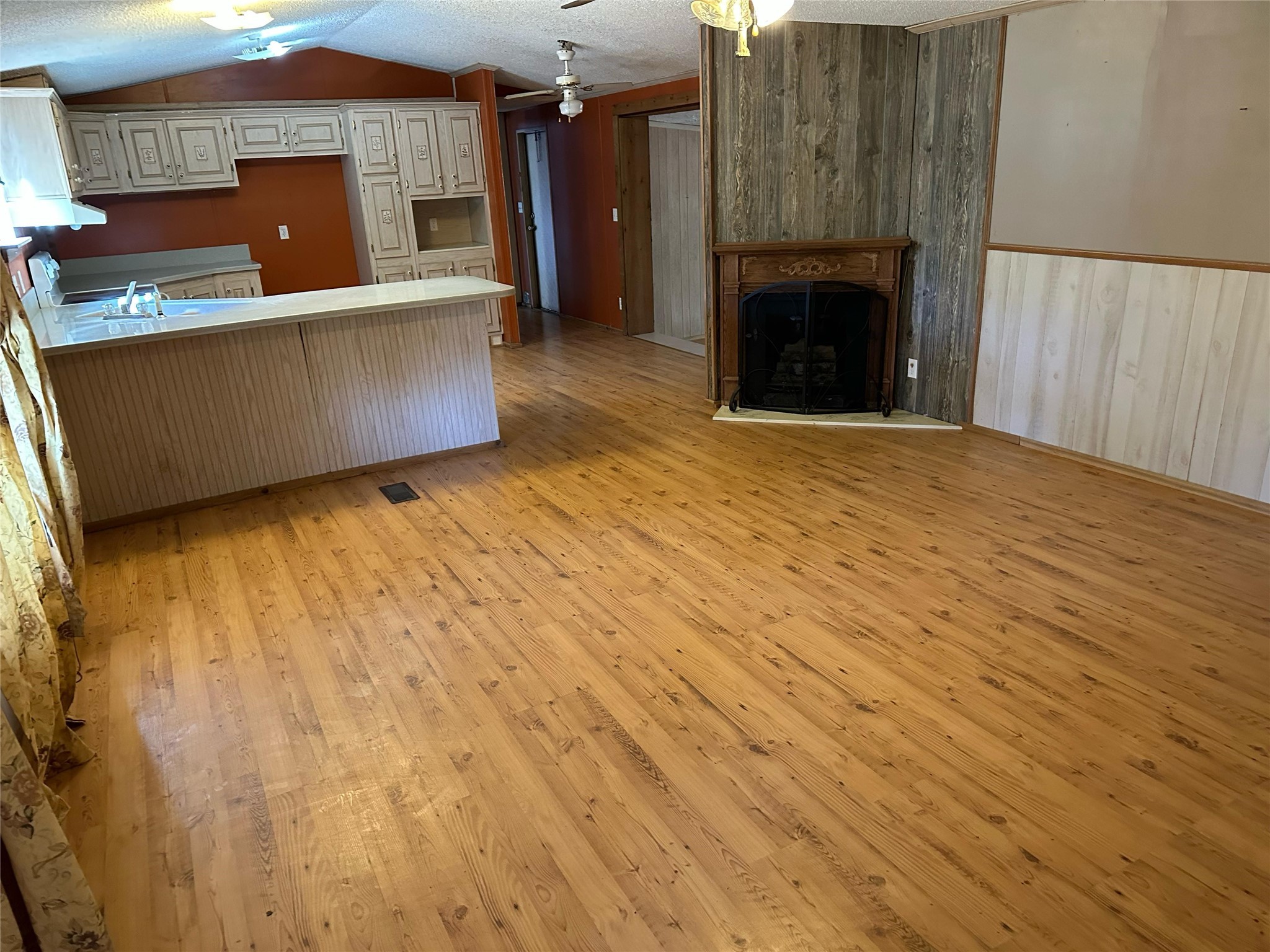 13878 Coaltown Road Willis, TX 77378 - Photo 3 of 17 Living/Kitchen area