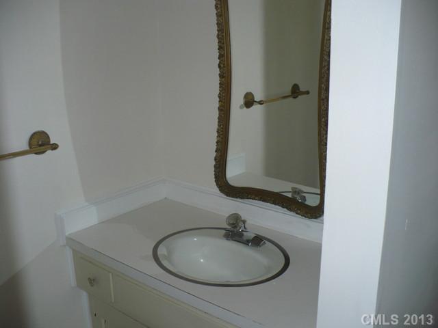 8402 Knights Bridge Road Charlotte, NC 28210 - Photo 11 of 15 Gallery Image 11