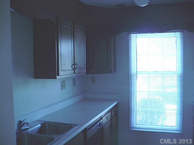 8402 Knights Bridge Road Charlotte, NC 28210 - Photo 5 of 15 Gallery Image 5