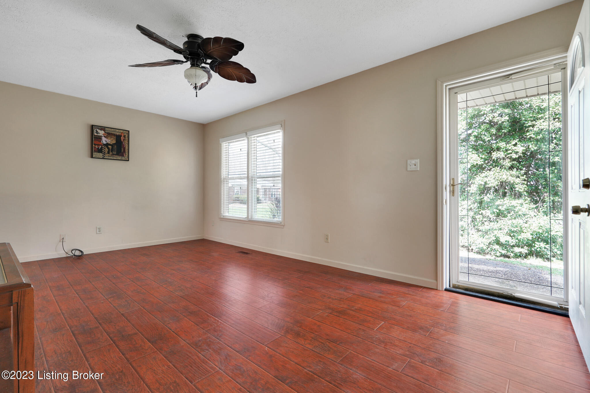 4410 Lambert Road Louisville, KY 40219 - Photo 37 of 39 09-DSC05973