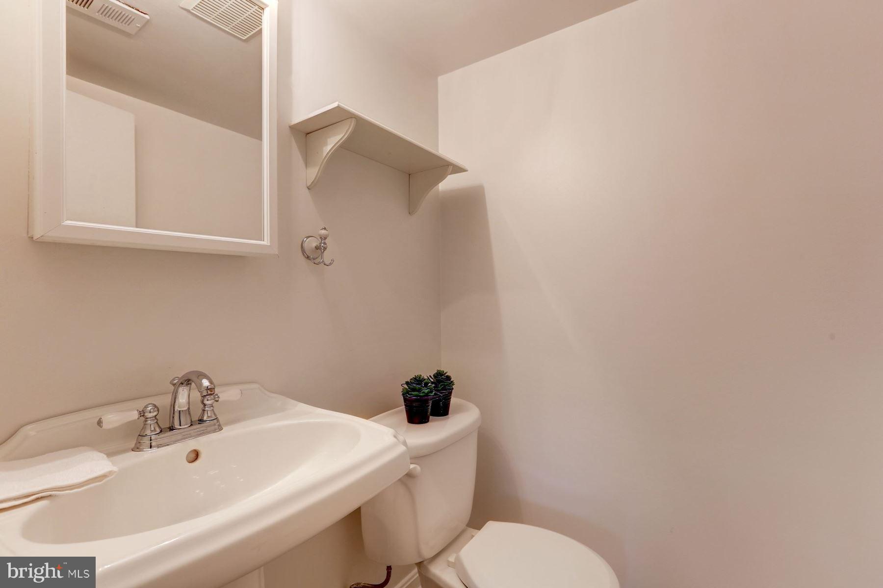 69 Oak Shade Road Gaithersburg, MD 20878 - Photo 22 of 26 Lower Level Bath