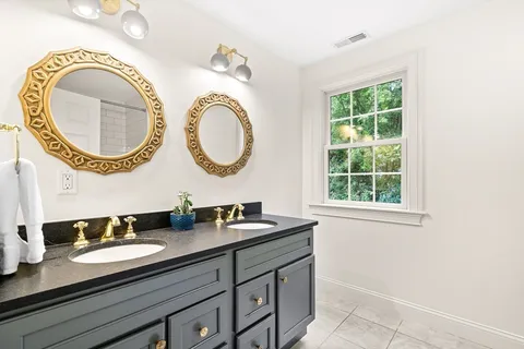 $2,395,000 | 10 Kirkland Circle, Wellesley, MA 02481