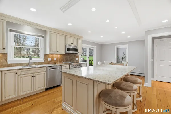 $1,095,000 | 10 Trolley Crossing, Old Saybrook, CT 06475