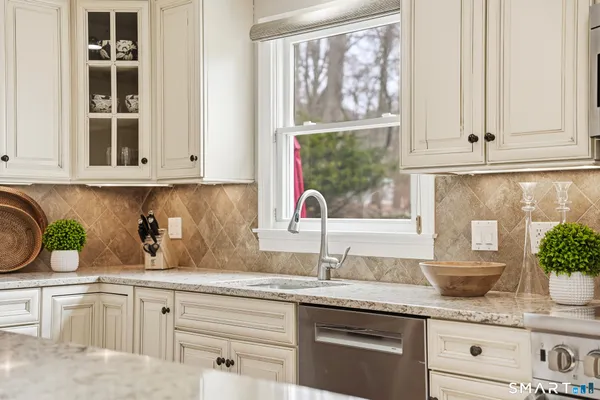 $1,095,000 | 10 Trolley Crossing, Old Saybrook, CT 06475