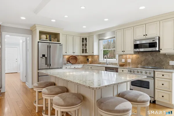 $1,095,000 | 10 Trolley Crossing, Old Saybrook, CT 06475