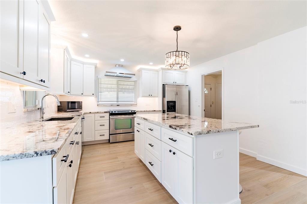 2019 Inner Circle South St. Petersburg, FL 33712 - Photo 14 of 42