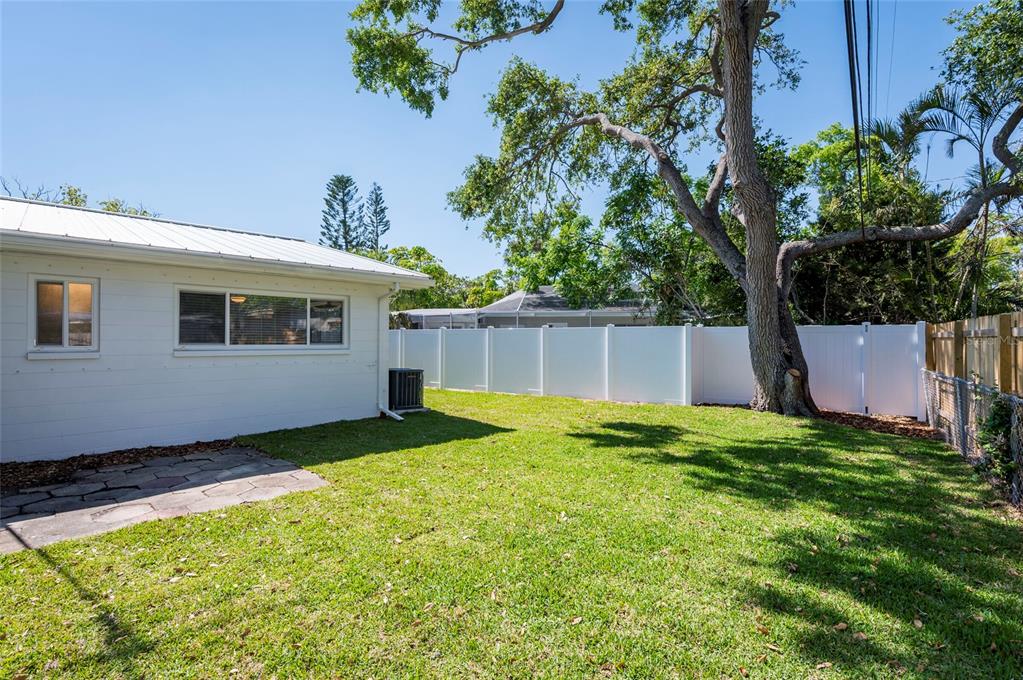 2019 Inner Circle South St. Petersburg, FL 33712 - Photo 33 of 42