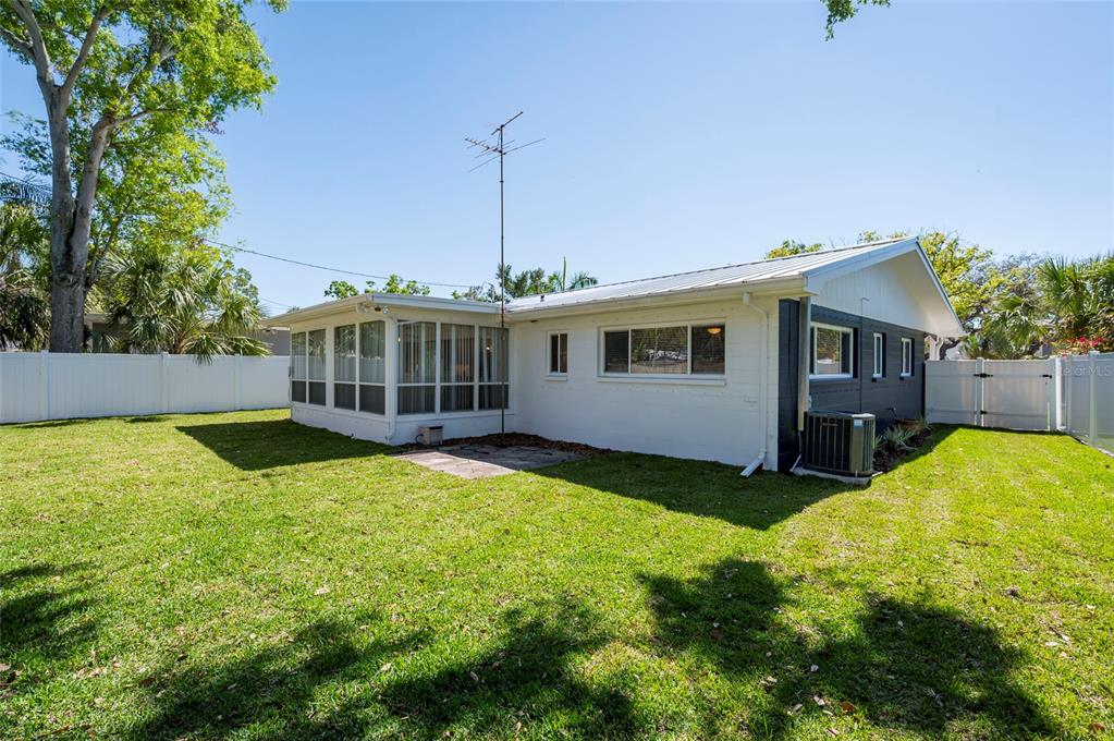 2019 Inner Circle South St. Petersburg, FL 33712 - Photo 34 of 42