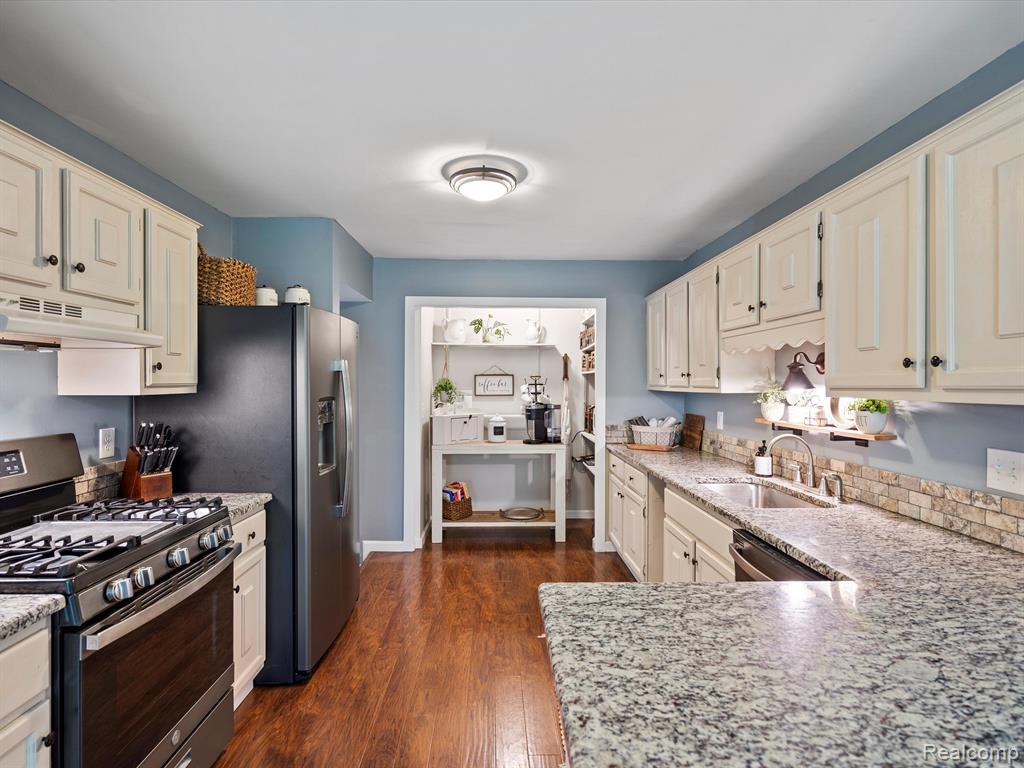 1233 Candlestick Lane Rochester Hills, MI 48306 - Photo 8 of 42
