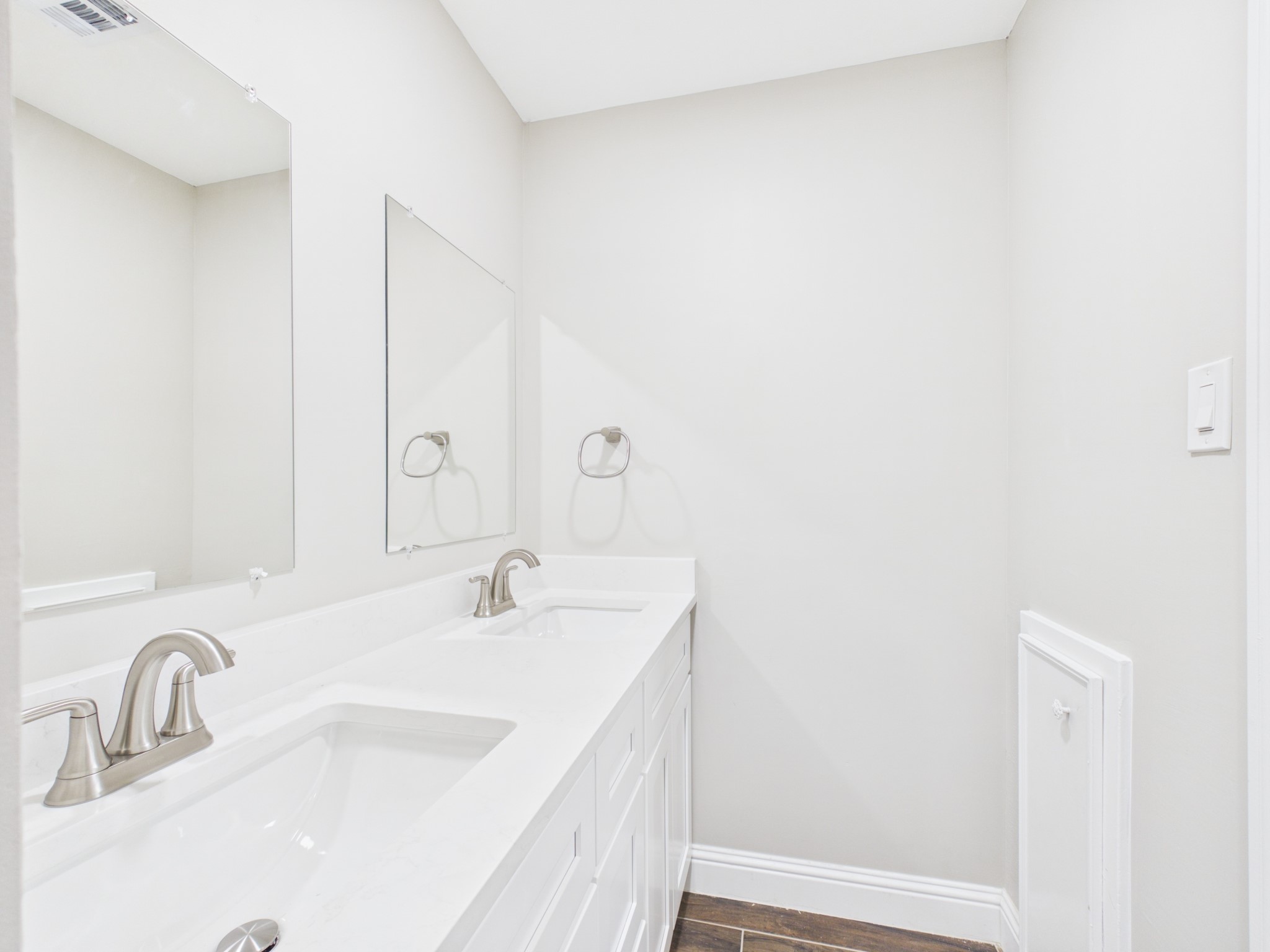 7903 Secretariat Lane Houston, TX 77071 - Photo 27 of 36 primary bathroom