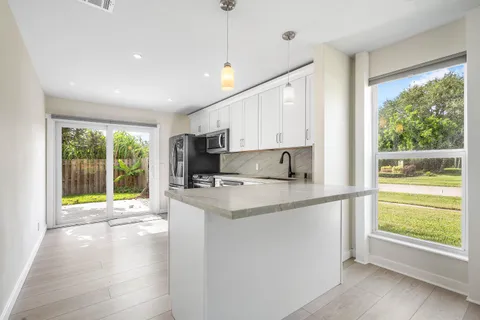 $335,000 | 4627 Orleans Court, Unit D, West Palm Beach, FL 33415