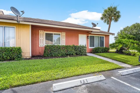$335,000 | 4627 Orleans Court, Unit D, West Palm Beach, FL 33415