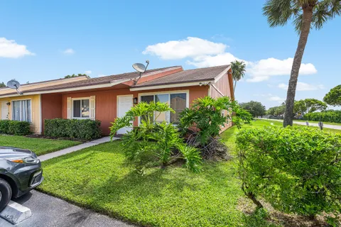 $335,000 | 4627 Orleans Court, Unit D, West Palm Beach, FL 33415