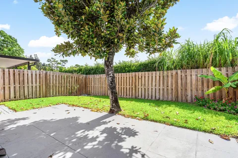 $335,000 | 4627 Orleans Court, Unit D, West Palm Beach, FL 33415