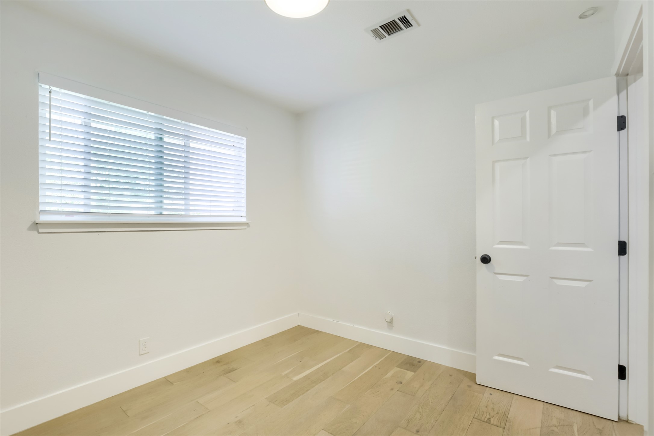 9016 West Pointer Lane Austin, TX 78758 - Photo 26 of 29 a view of an empty room with a window
