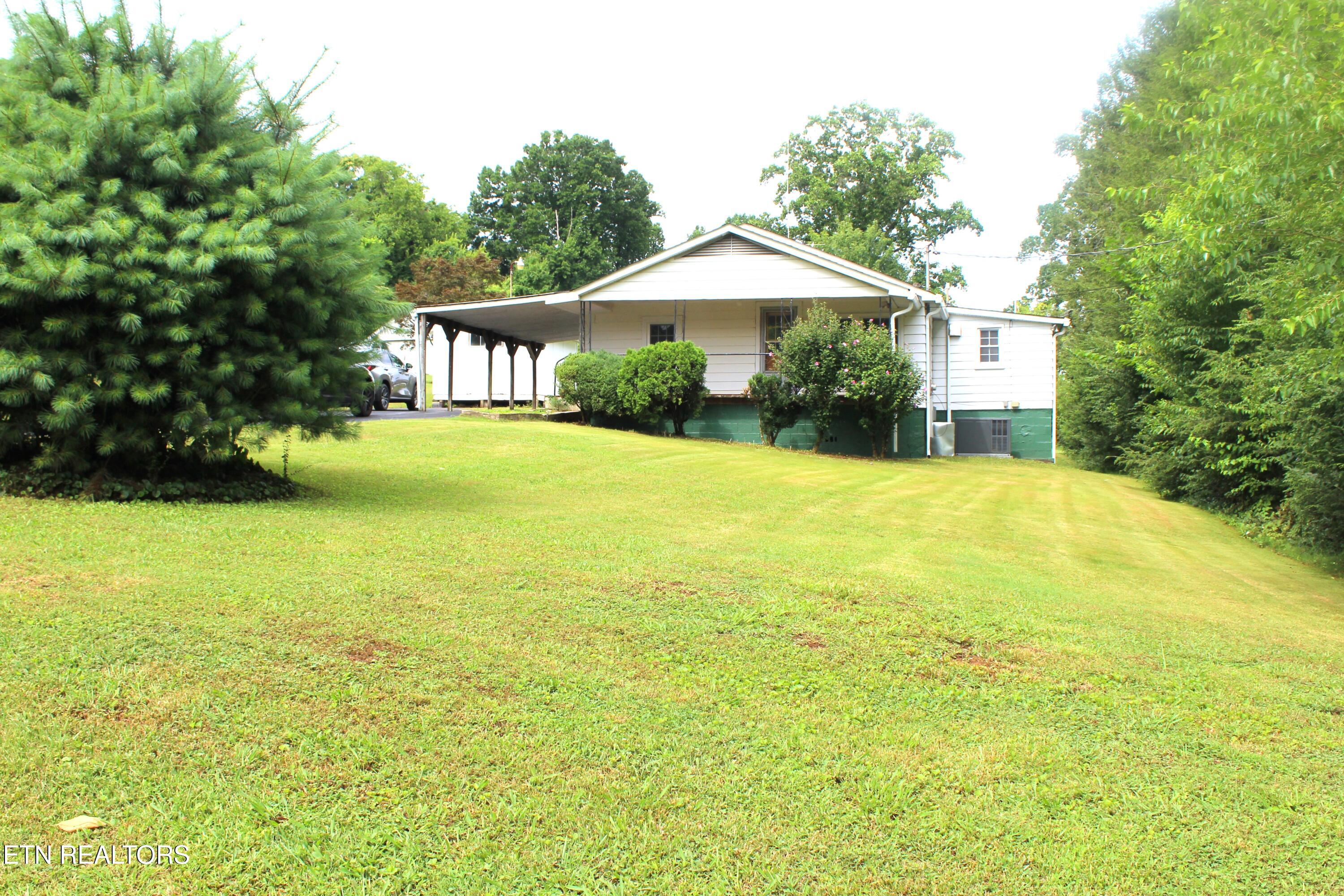 1507 Paris Road Knoxville, TN 37912 - Photo 2 of 29 IMG_5339