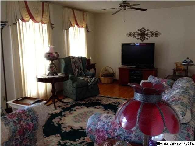 422 Norman Road Gardendale, AL 35071 - Photo 3 of 18