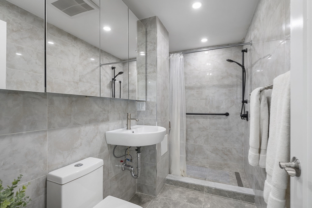 31 Bay State Road, Unit 4 Boston, MA 02215 - Photo 20 of 42