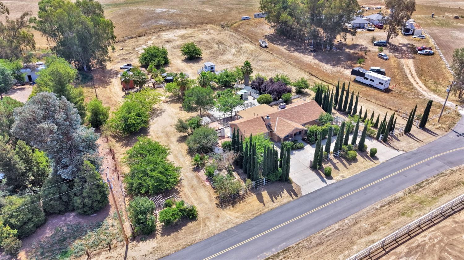 19609 Claremont Road Madera, CA 93638 - Photo 38 of 44