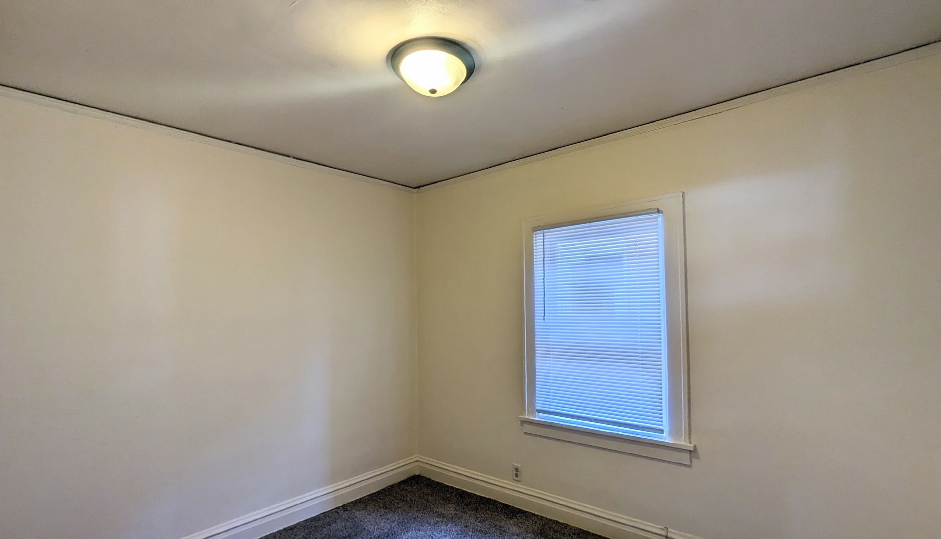 825 West Jefferson Street, Unit 2 Joliet, IL 60435 - Photo 4 of 6 a view of a small space