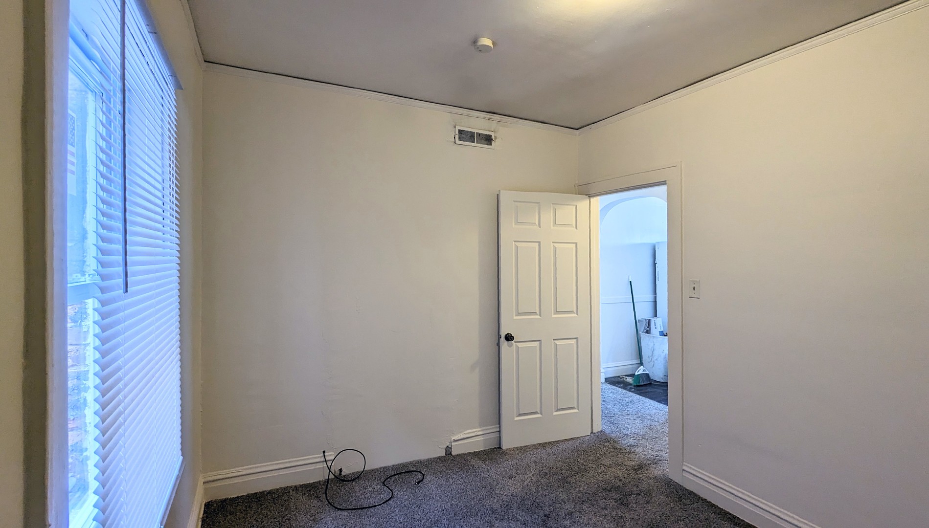 825 West Jefferson Street, Unit 2 Joliet, IL 60435 - Photo 5 of 6 a view of room